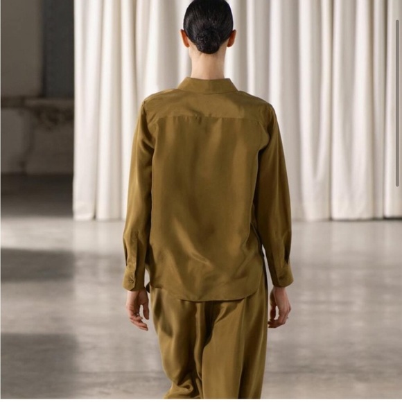 NWT ZARA 100% SILK SLIM SHIRT ZW COLLECTION SIZE S &  M
🚨PRICE FIRM NO DISCOUNT - Picture 4 of 12